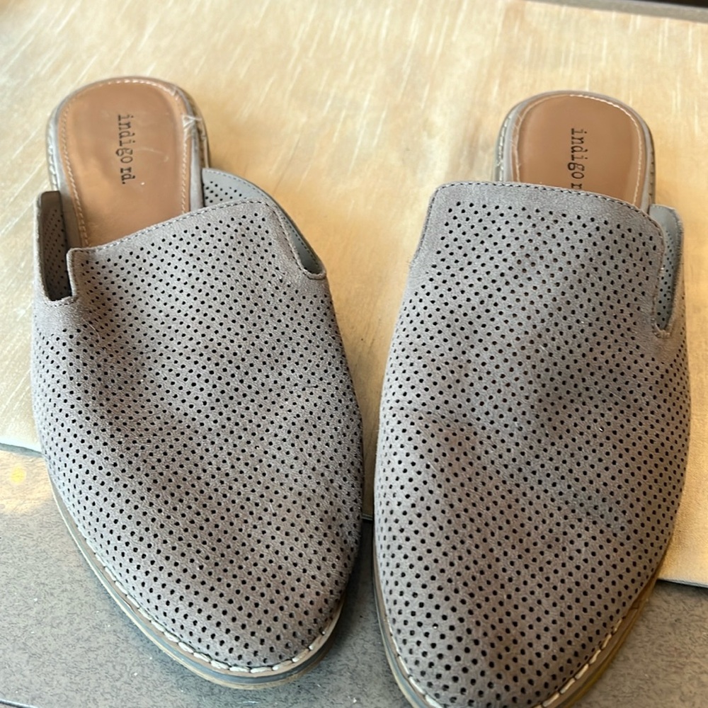 Indigo brand from DSW light tan suede flat mule